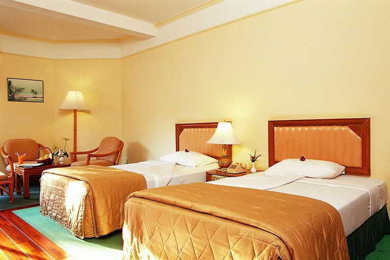 Palmeraie Beach Hotel, Rayong Ban Ang Extérieur photo